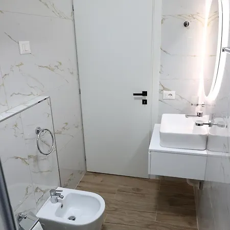 Amel Deluxe Apartamento Durrës