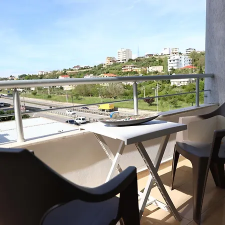 Amel Deluxe Lägenhet *